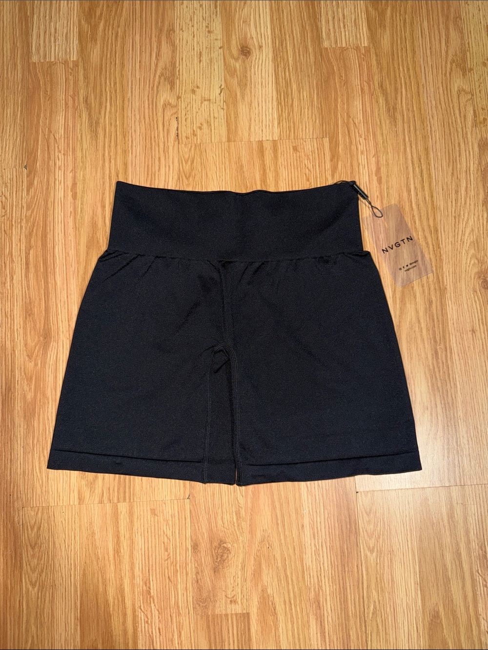 NWT NVGTN Black Seamless Shorts Size Small - Picture 2 of 4